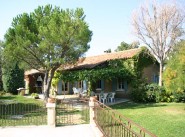 Holiday seasonal rental villa Lacoste