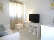 Purchase sale three-room apartment Les Sablettes