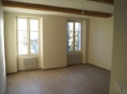 Rental three-room apartment Le Puy Sainte Reparade